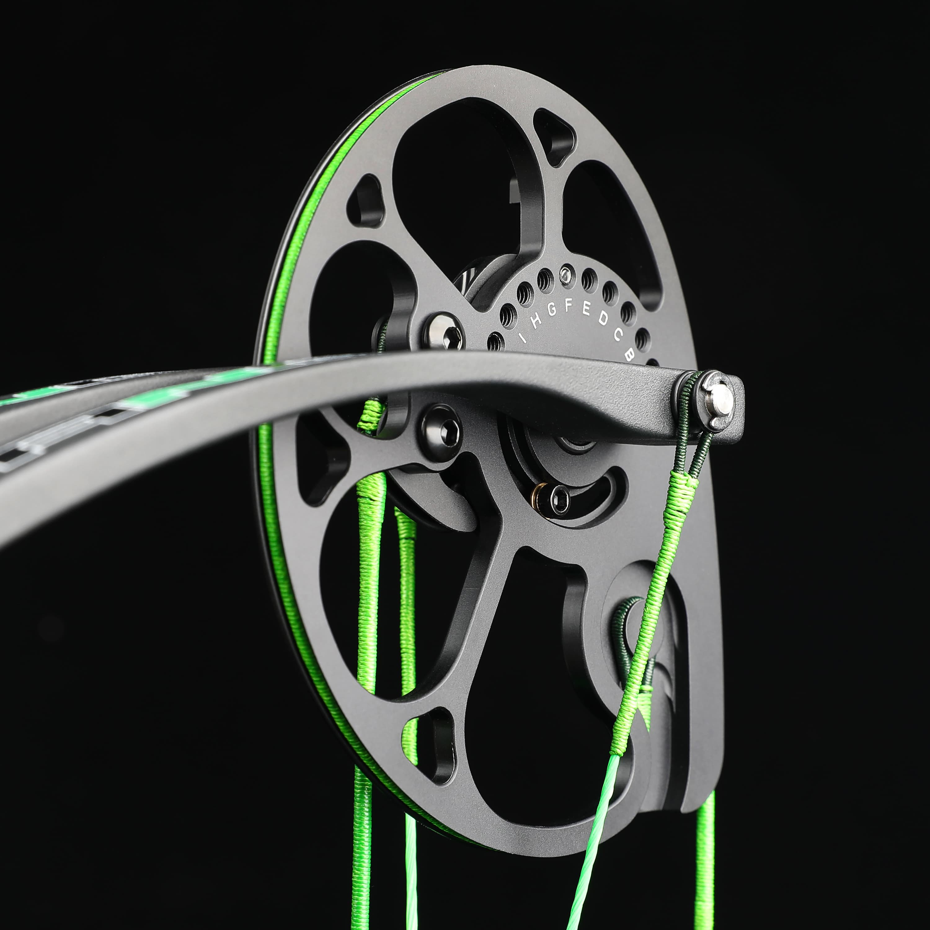 LWANO PANGO 31 Hunting Compound Bow Package 320 FPS RH-CHN Archery