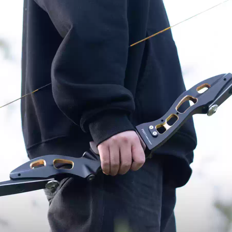 TUSK Honghu ILF Recurve Bow 62" HC-1 Carbon / RF-B Fiberglass Limbs