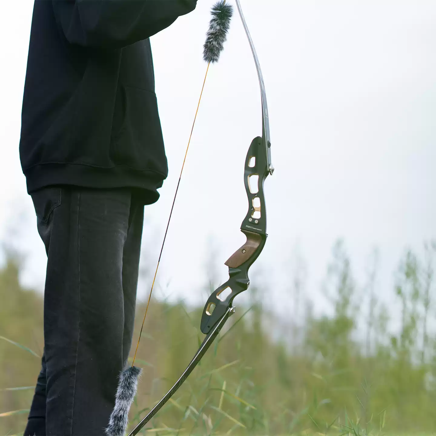TUSK Honghu ILF Recurve Bow 62" HC-1 Carbon / RF-B Fiberglass Limbs