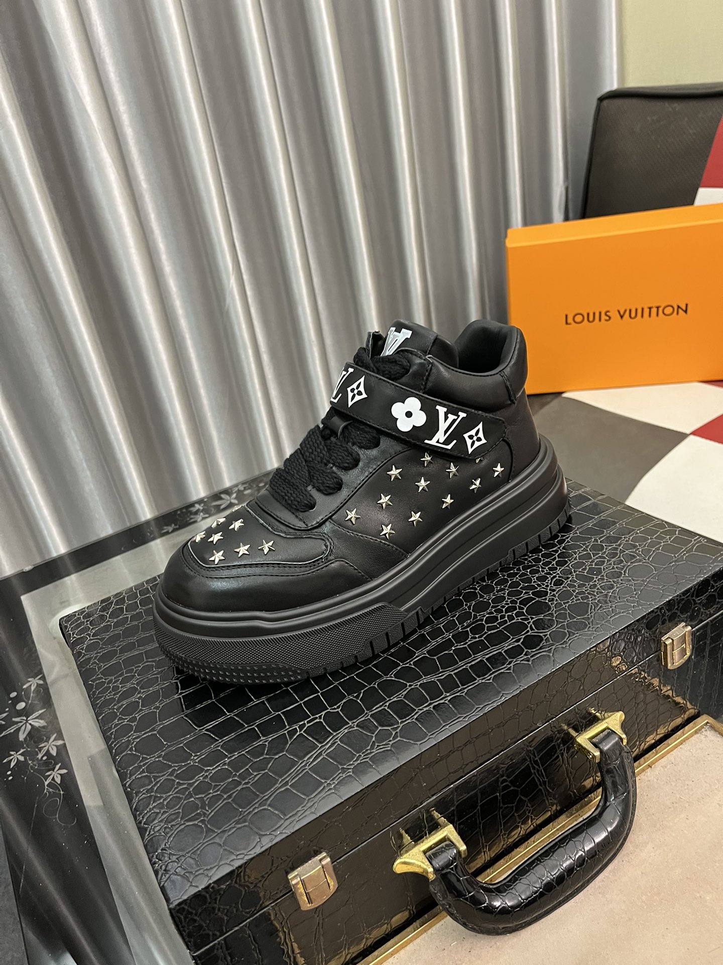 LV new Gaobang sports and casual shoes