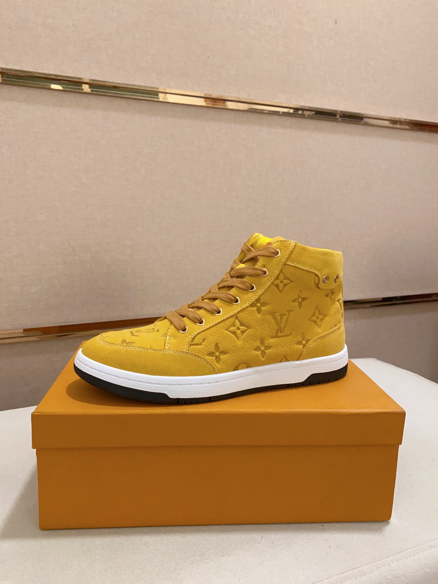 Louis Vuitton new high-top casual shoes