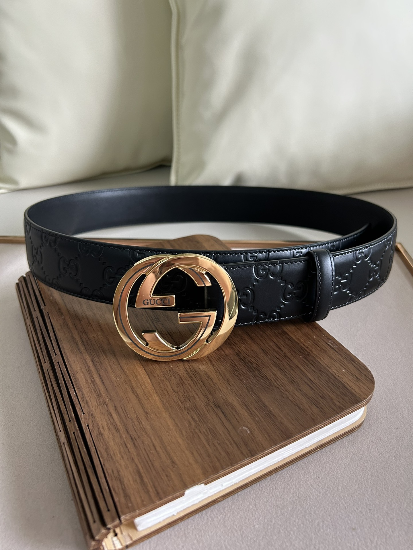 Gucci double-sided imported first-grain leather belt