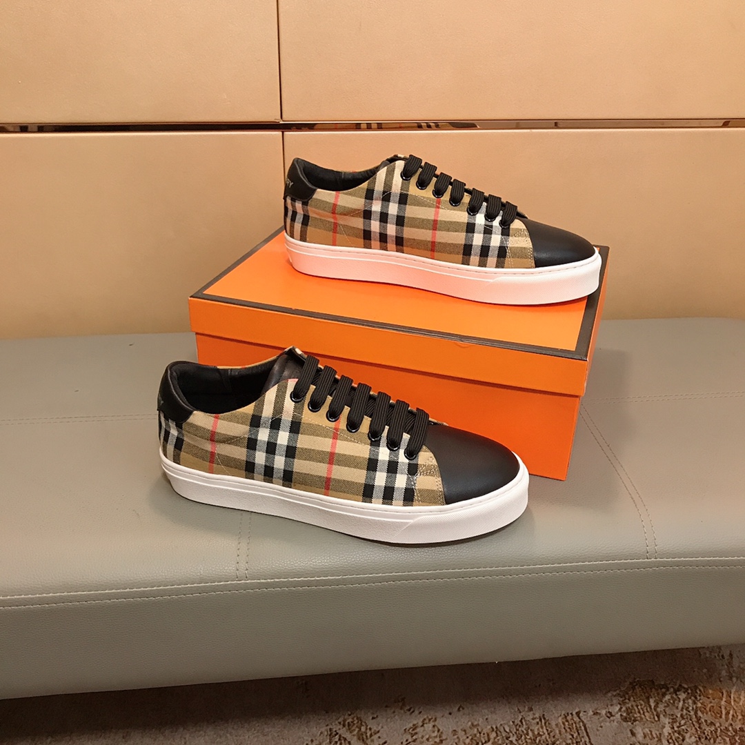Burberry’s Cool Driving Shoes