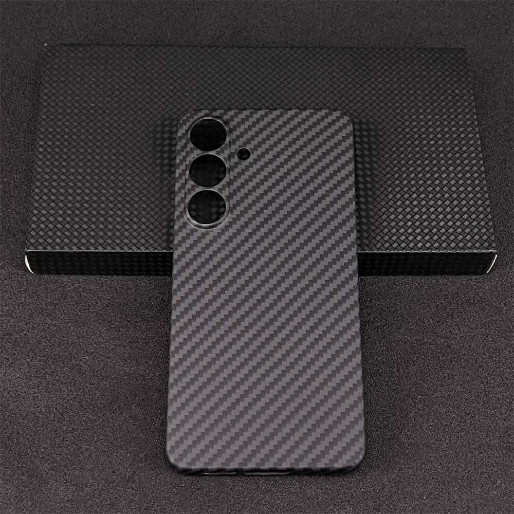 Samsung Galaxy S25/S25+ Carbon Fiber Case detail