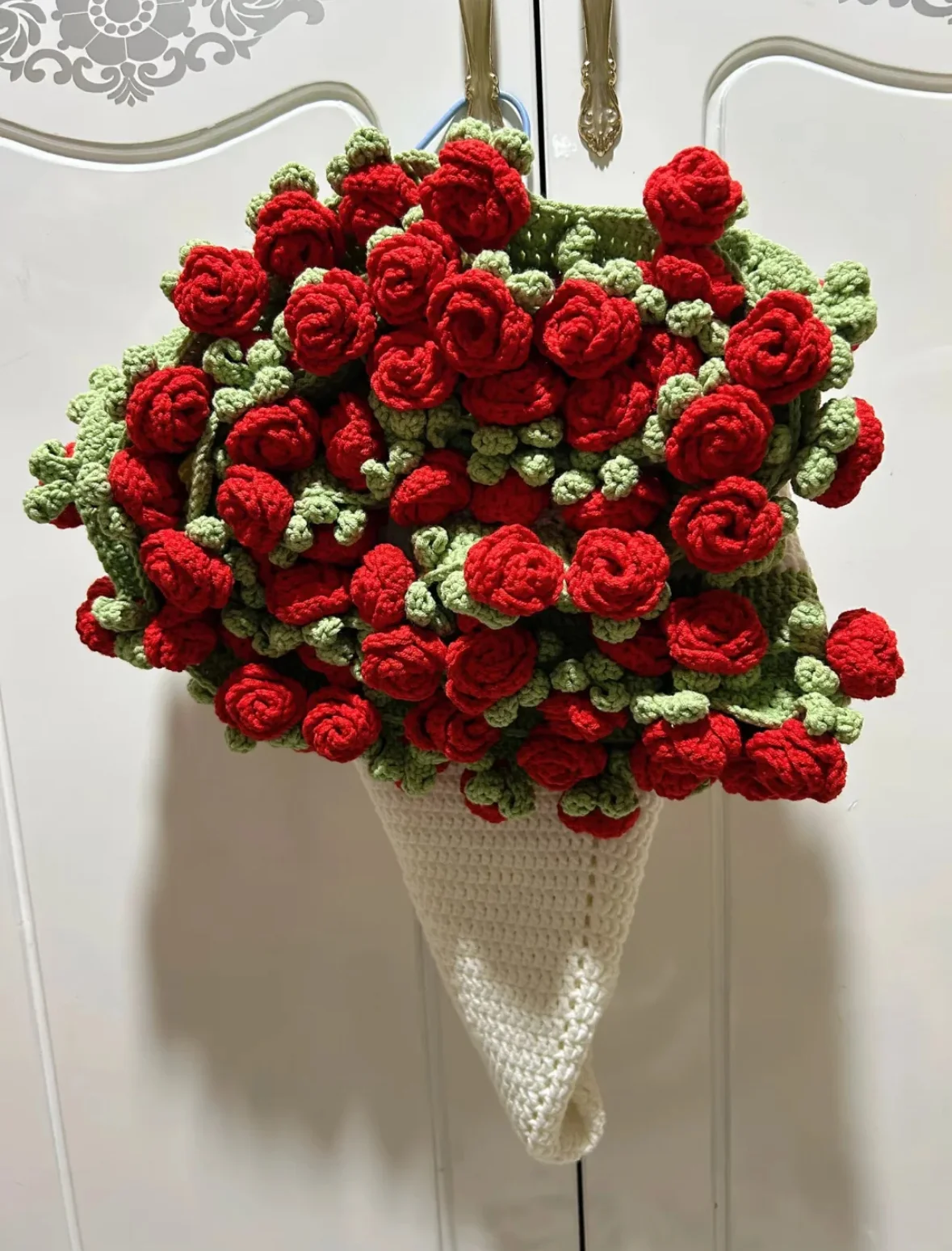 Hand-Knitted Rose Blanket DIY Kit & Ready