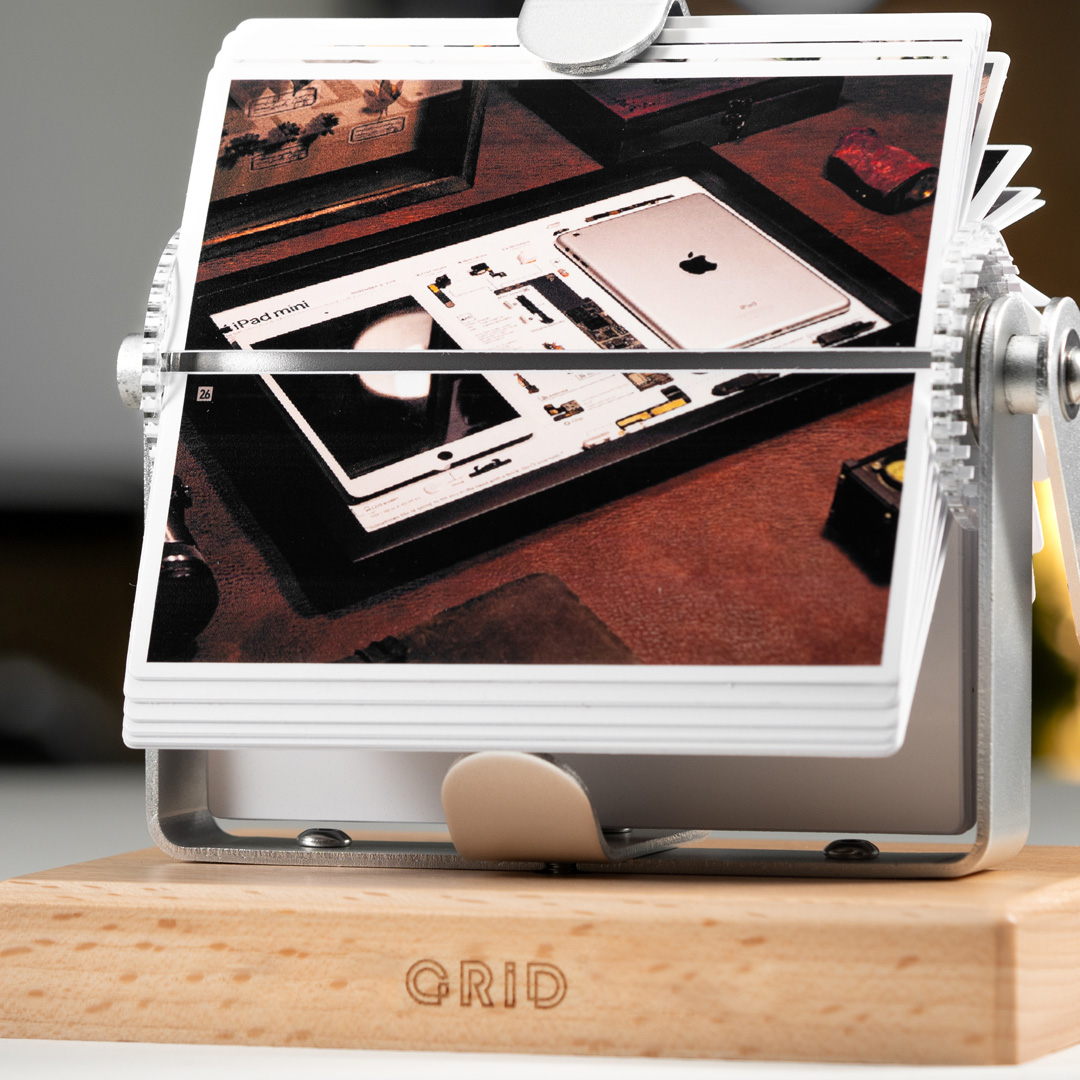 GRID® Mechanical Flip Calendar 2025