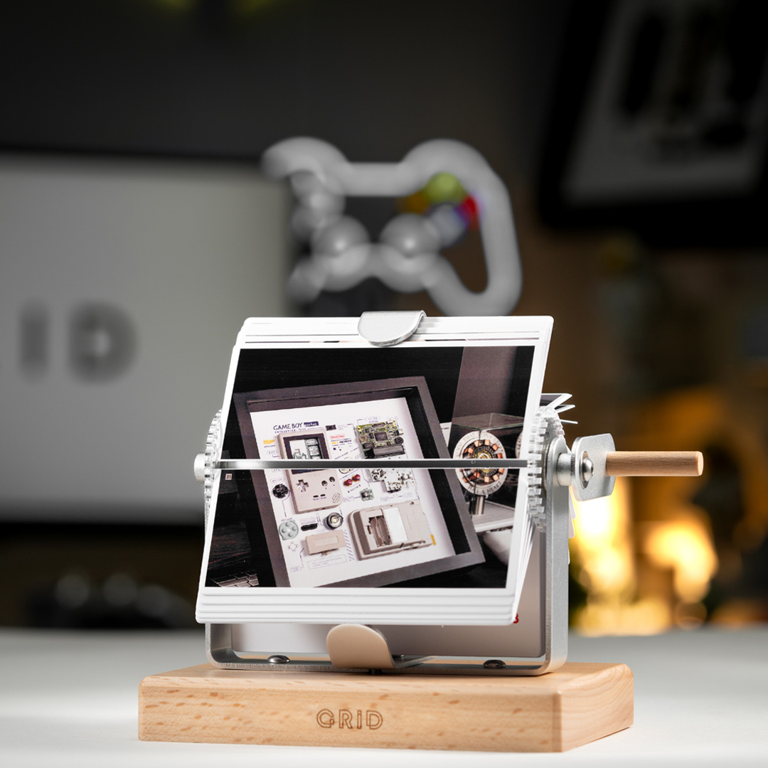 GRID® Mechanical Flip Calendar 2025