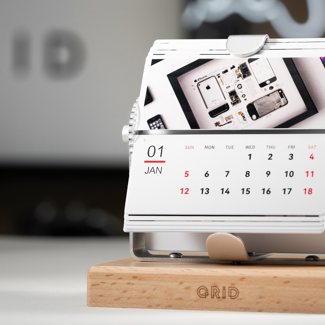 GRID® Mechanical Flip Calendar 2025