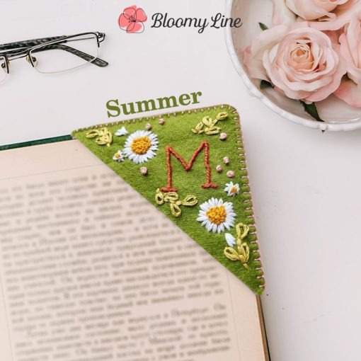 Personalized Hand Embroidered Corner Bookmark – rosiedelight