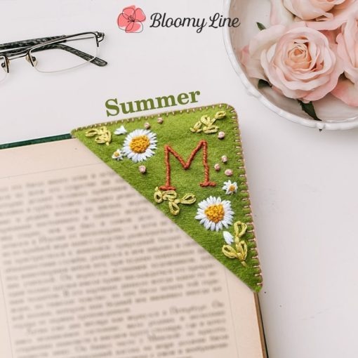 Personalized Hand Embroidered Corner Bookmark – rosiedelight