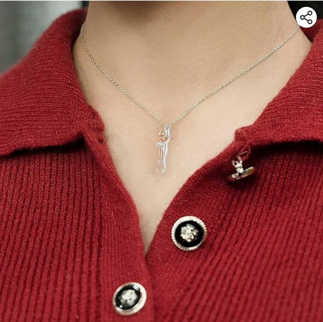 Viral Couples Hugging Necklace