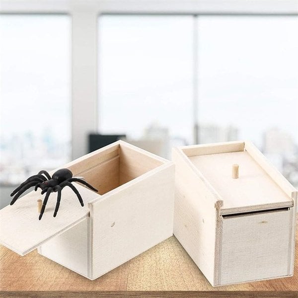 (🎁2024-Christmas Hot Sale🎁) Super Funny Crazy Prank Gift Box Spider 🎁Special gifts for friends/family!