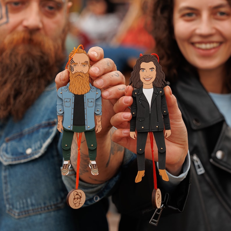 Personalized portrait puppet - wooden moving doll from photo, custom anniversary couple bobblehead, wedding cake topper figurine