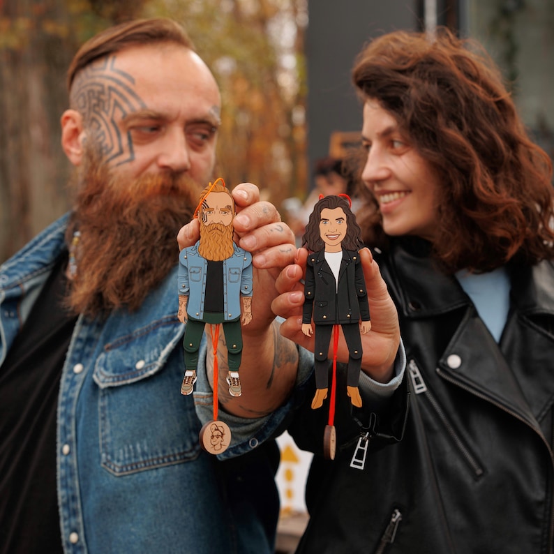 Personalized portrait puppet - wooden moving doll from photo, custom anniversary couple bobblehead, wedding cake topper figurine