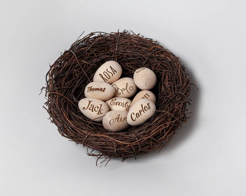 Family Tree Nest with Engraved Wood Eggs with Names, Grandparent Gift with Children's Names, Prayer Tokens, Personalized Name Gift