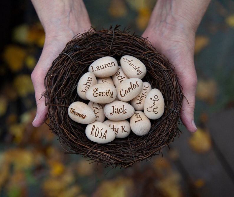 Family Tree Nest with Engraved Wood Eggs with Names, Grandparent Gift with Children's Names, Prayer Tokens, Personalized Name Gift