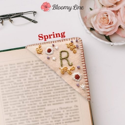 Personalized Hand Embroidered Corner Bookmark – rosiedelight