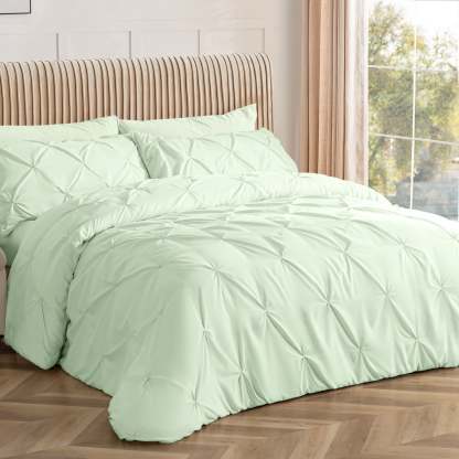 Sasttie 7-Piece Pintuck Comforter Set, Bed in a Bag, All-Season Bedding Set - Full / Mint