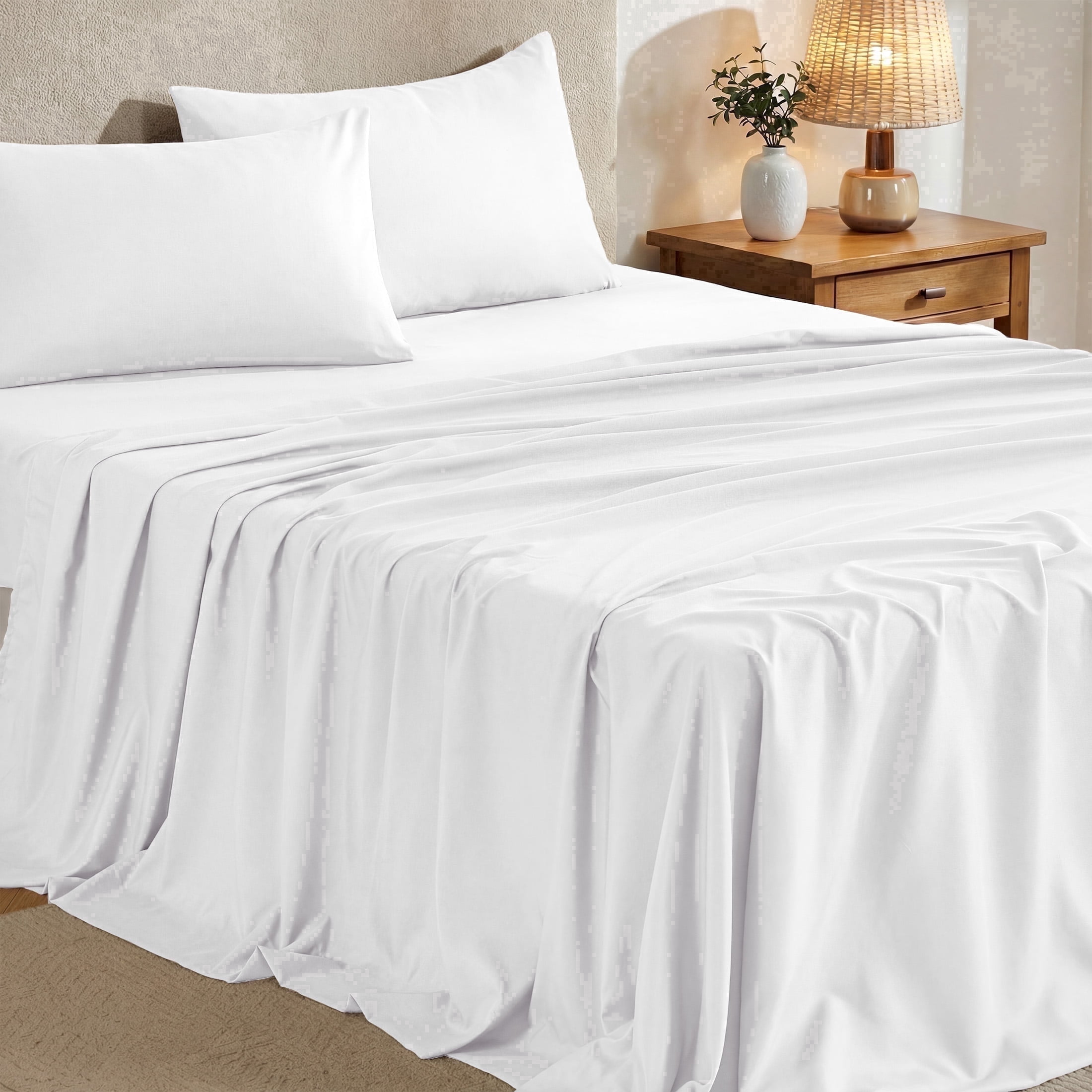 Sasttie 4-Piece Microfiber Bed Sheet Set, Deep Pocket Fitted Sheet & Pillowcases - Queen / White