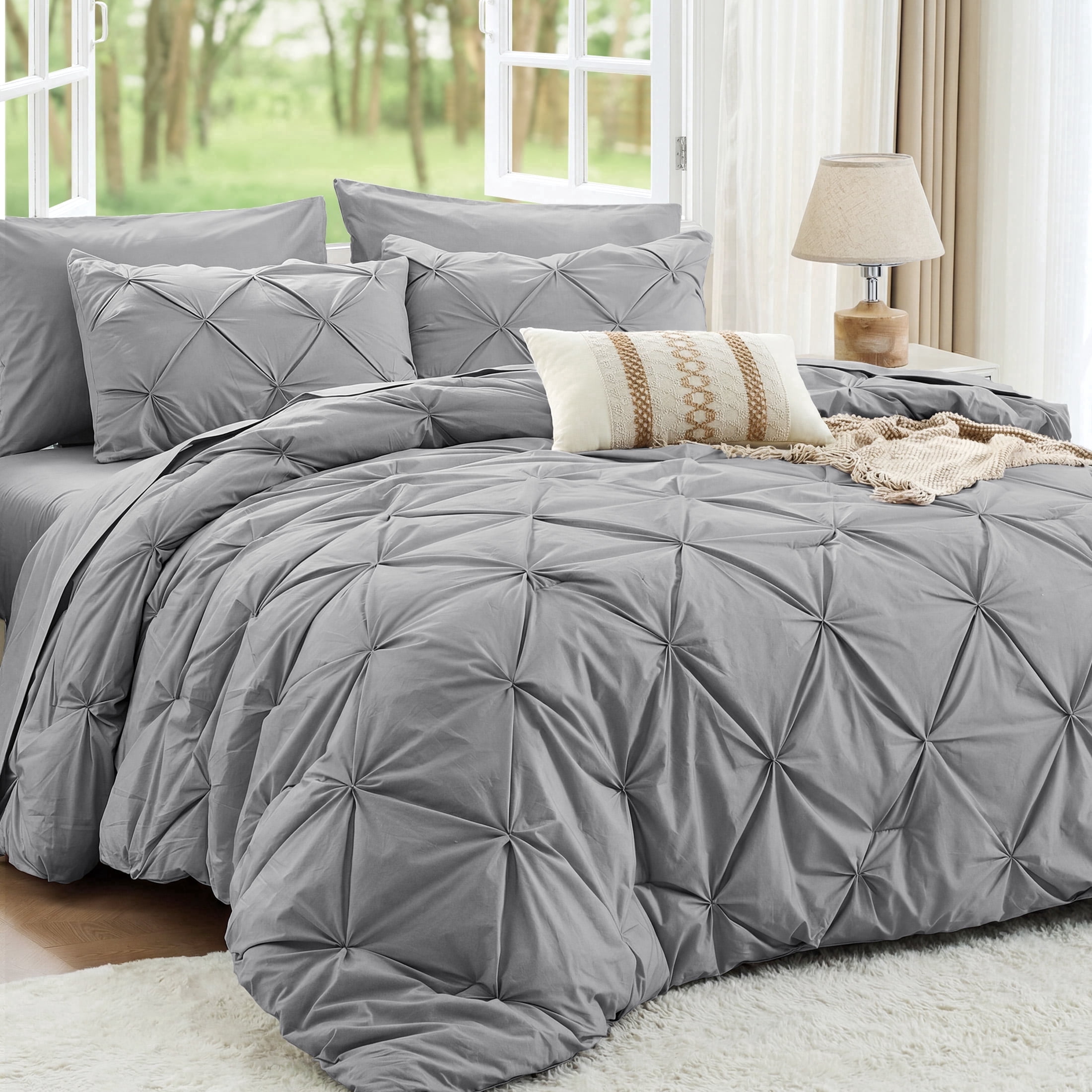 Sasttie 7-Piece Pintuck Comforter Set, Bed in a Bag, All-Season Bedding Set - Queen / Light Grey