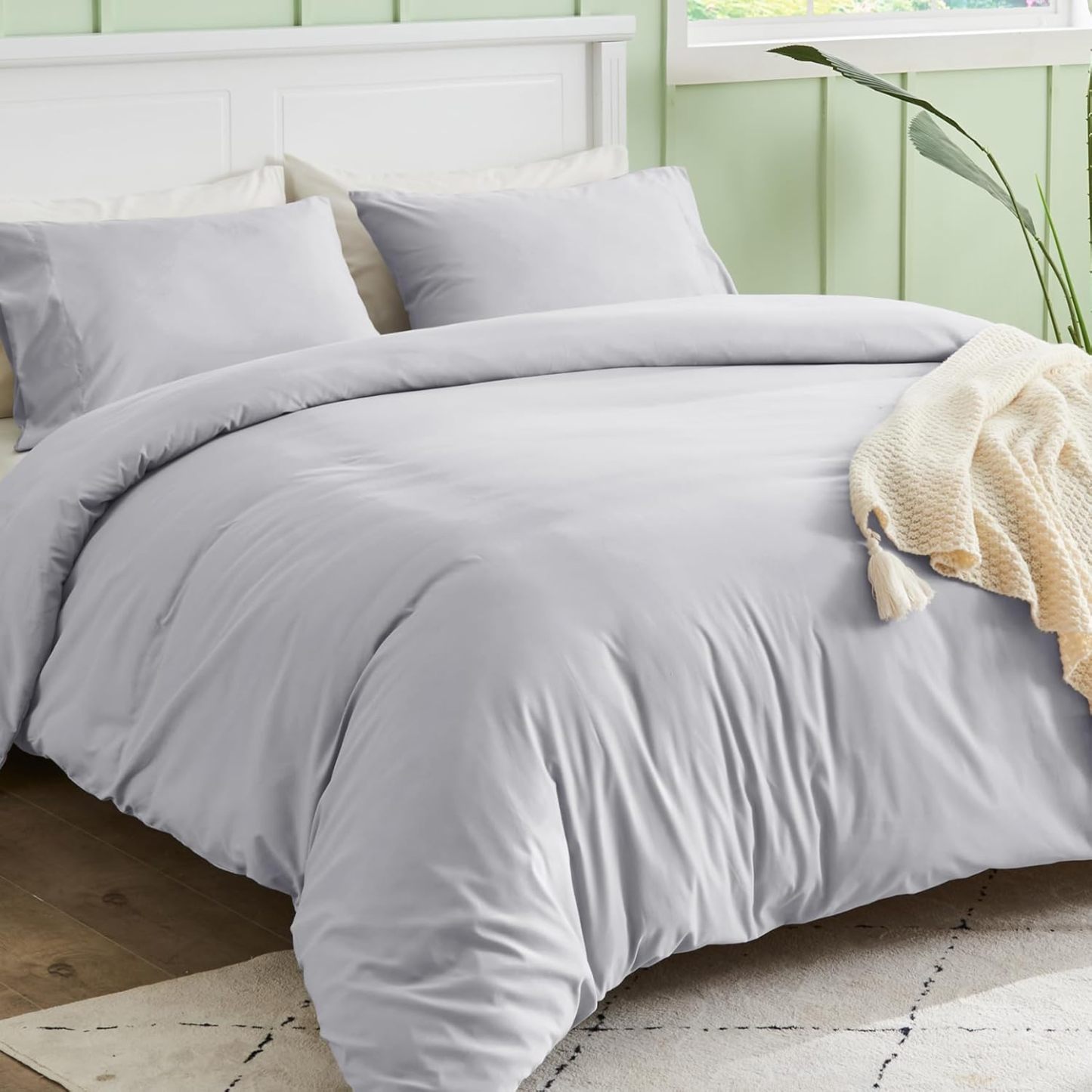 Sasttie Duvet Cover Twin/Twin XL Size, Double Brushed Twin/Twin XL Duvet Cover, 3-Piece Duvet Cover Set Includes 1 Duvet Cover (68x90) and 1 Pillowcase (20x26) with Zipper Closure, Light Grey