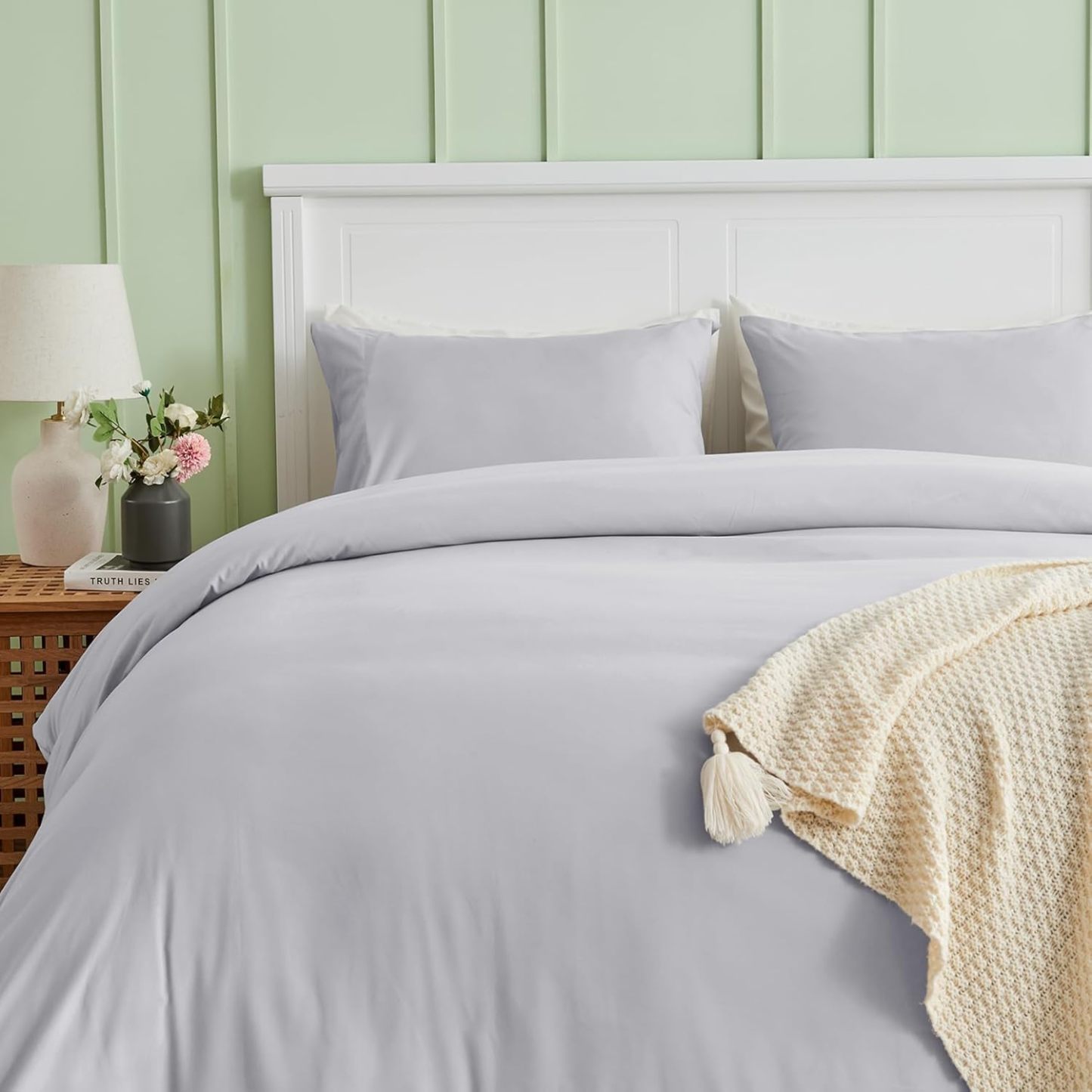 Sasttie Duvet Cover Twin/Twin XL Size, Double Brushed Twin/Twin XL Duvet Cover, 3-Piece Duvet Cover Set Includes 1 Duvet Cover (68x90) and 1 Pillowcase (20x26) with Zipper Closure, Light Grey