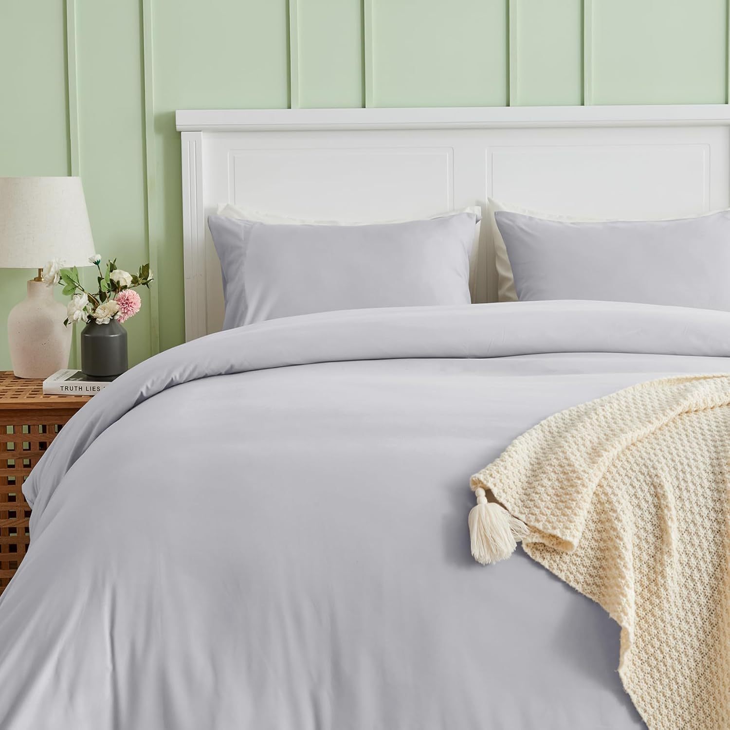 Sasttie Duvet Cover Twin/Twin XL Size, Double Brushed Twin/Twin XL Duvet Cover, 3-Piece Duvet Cover Set Includes 1 Duvet Cover (68x90) and 1 Pillowcase (20x26) with Zipper Closure, Light Grey