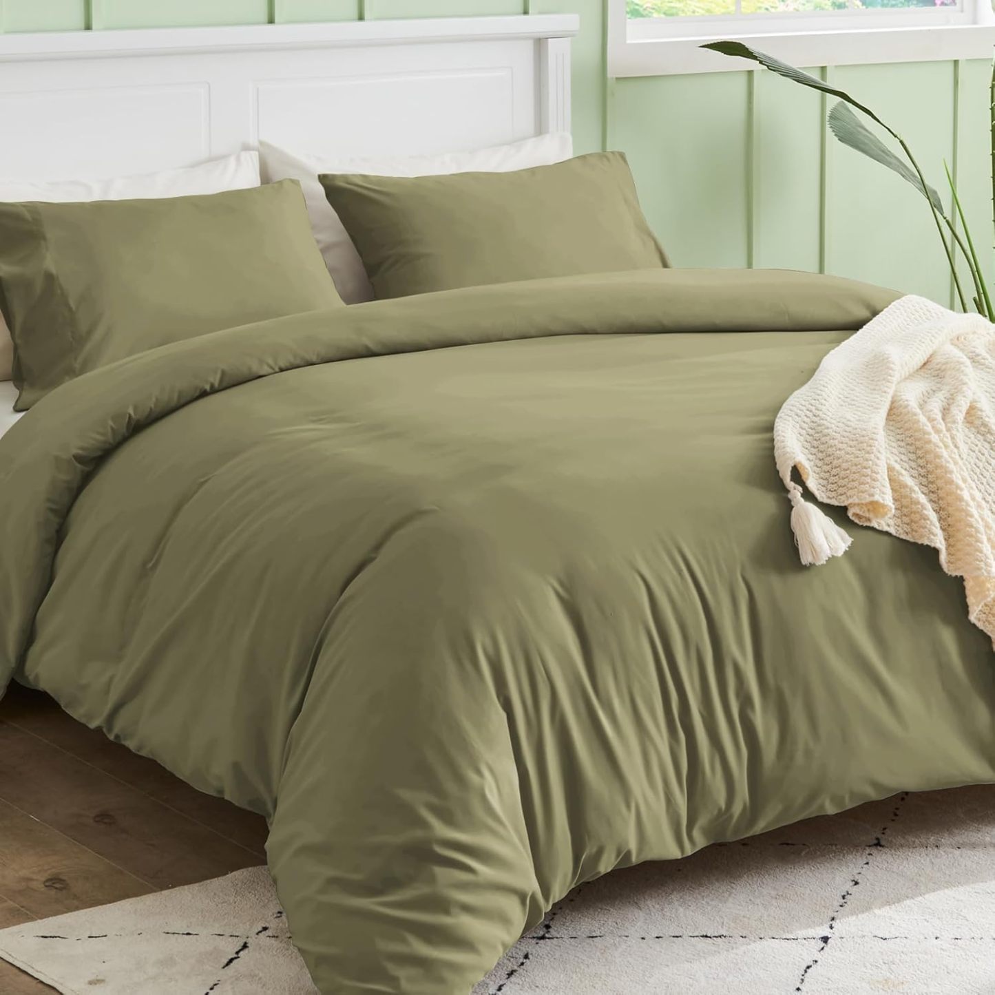 Sasttie Duvet Cover Twin/Twin XL Size, Double Brushed Twin/Twin XL Duvet Cover, 3-Piece Duvet Cover Set Includes 1 Duvet Cover (68x90) and 1 Pillowcase (20x26) with Zipper Closure, Olive