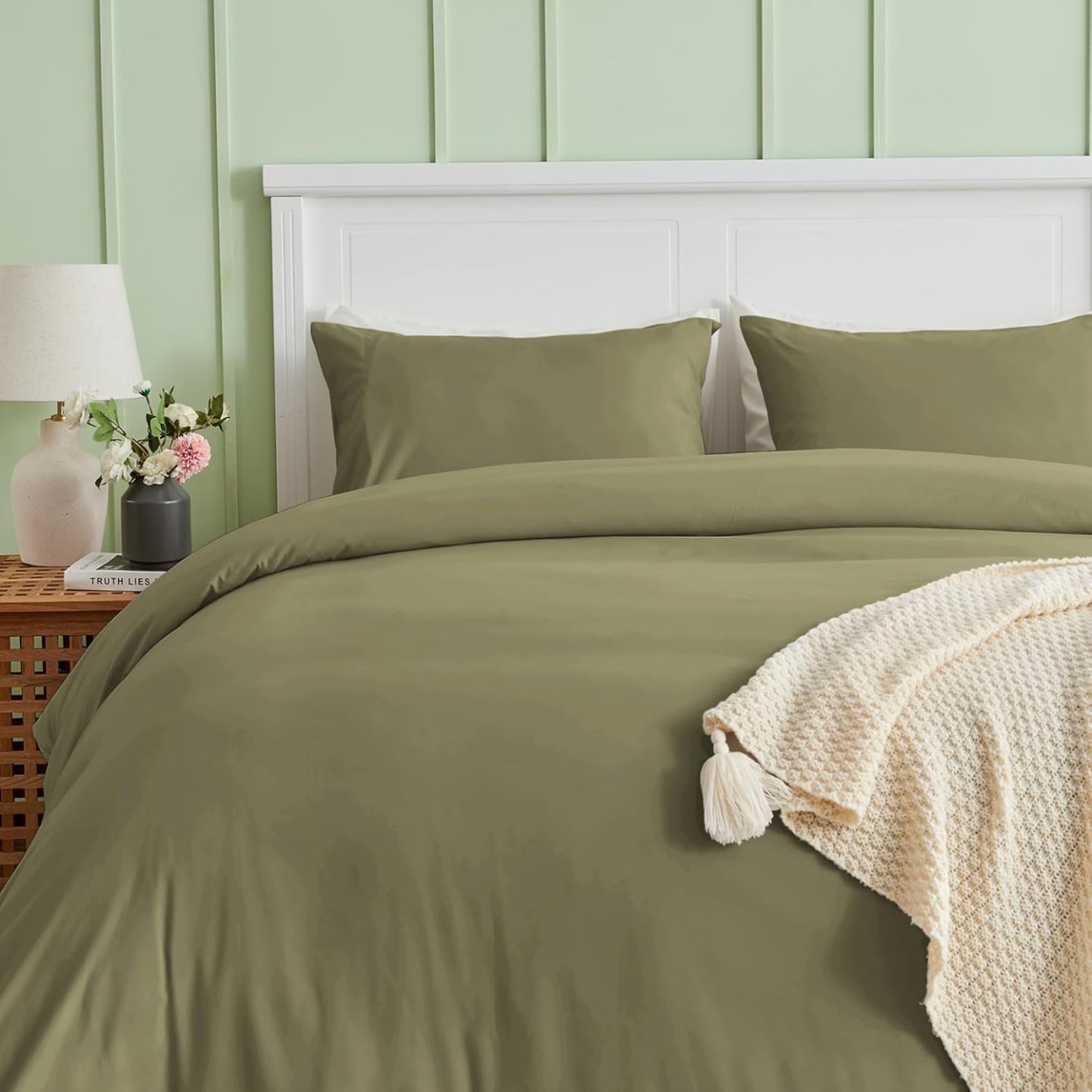 Sasttie Duvet Cover Twin/Twin XL Size, Double Brushed Twin/Twin XL Duvet Cover, 3-Piece Duvet Cover Set Includes 1 Duvet Cover (68x90) and 1 Pillowcase (20x26) with Zipper Closure, Olive