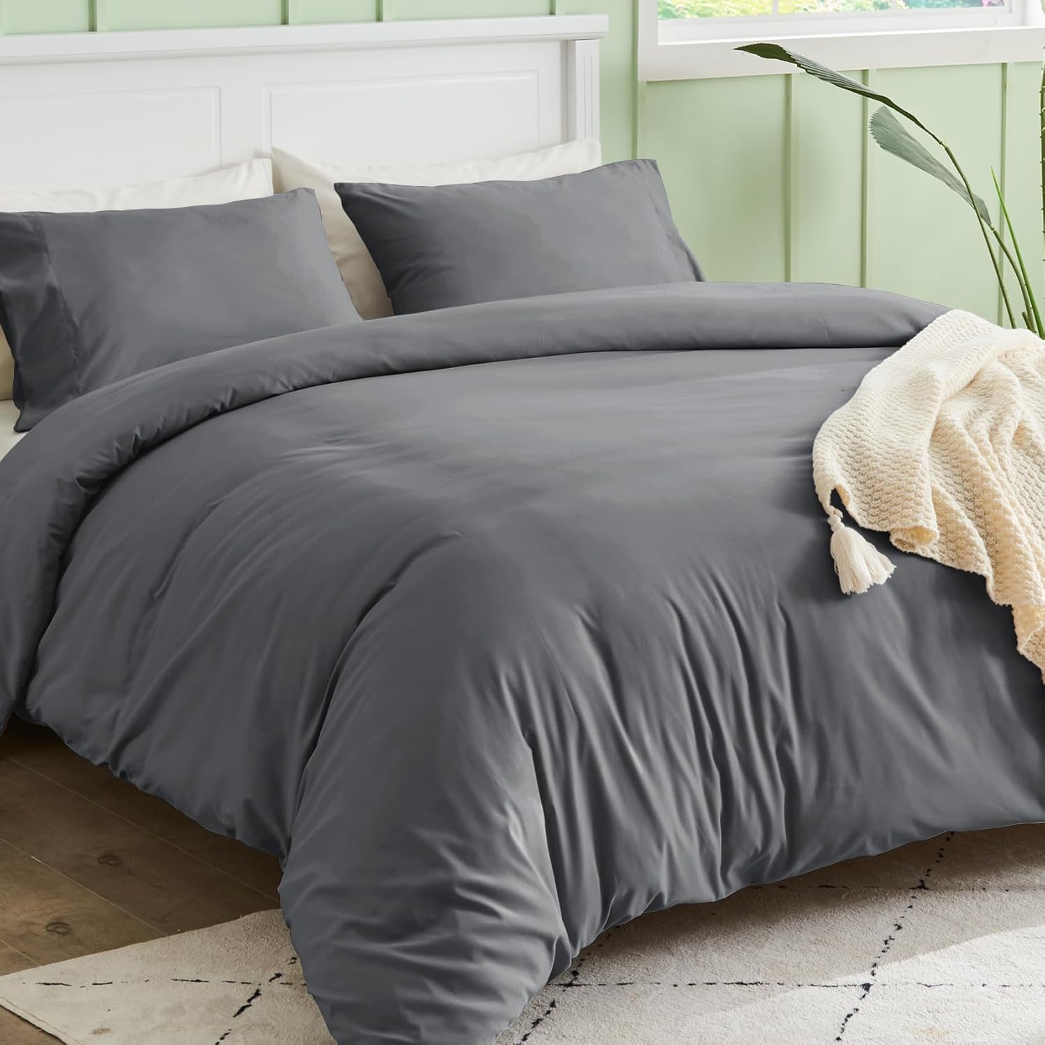 Sasttie Duvet Cover Twin/Twin XL Size, Double Brushed Twin/Twin XL Duvet Cover, 3-Piece Duvet Cover Set Includes 1 Duvet Cover (68x90) and 1 Pillowcase (20x26) with Zipper Closure, Dark Grey