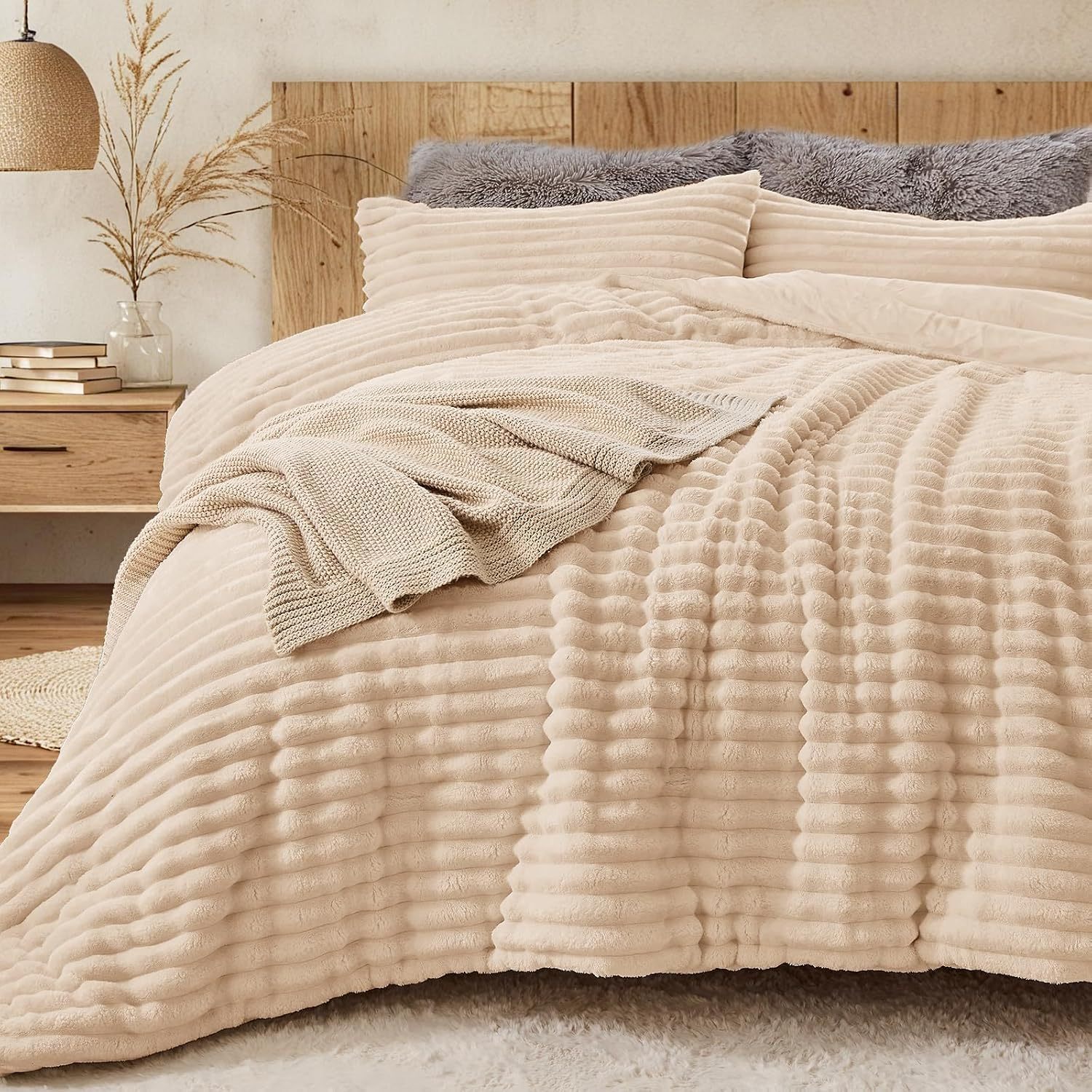 Sasttie Fluffy Queen Comforter Set, 3 PC Soft Fleece Bedding, Cream White | Marshmallow Bedding Set with 2 Pillowcases, Warm & Fuzzy Faux Fur Down Alternative, OEKO-TEX Certified