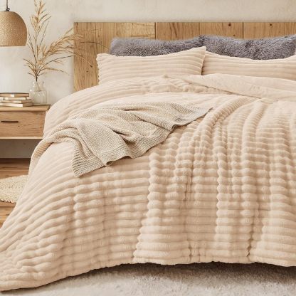 Sasttie Fluffy Queen Comforter Set, 3 PC Soft Fleece Bedding, Cream White | Marshmallow Bedding Set with 2 Pillowcases, Warm & Fuzzy Faux Fur Down Alternative, OEKO-TEX Certified