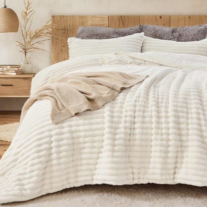 Sasttie Fluffy Queen Comforter Set, 3 PC Soft Fleece Bedding, Cream White | Marshmallow Bedding Set with 2 Pillowcases, Warm & Fuzzy Faux Fur Down Alternative, OEKO-TEX Certified