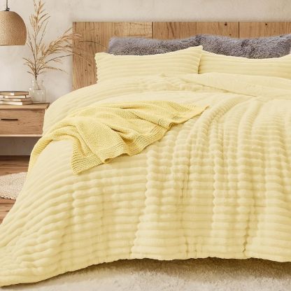 Sasttie Fluffy Queen Comforter Set, 3 PC Soft Fleece Bedding, Cream White | Marshmallow Bedding Set with 2 Pillowcases, Warm & Fuzzy Faux Fur Down Alternative, OEKO-TEX Certified