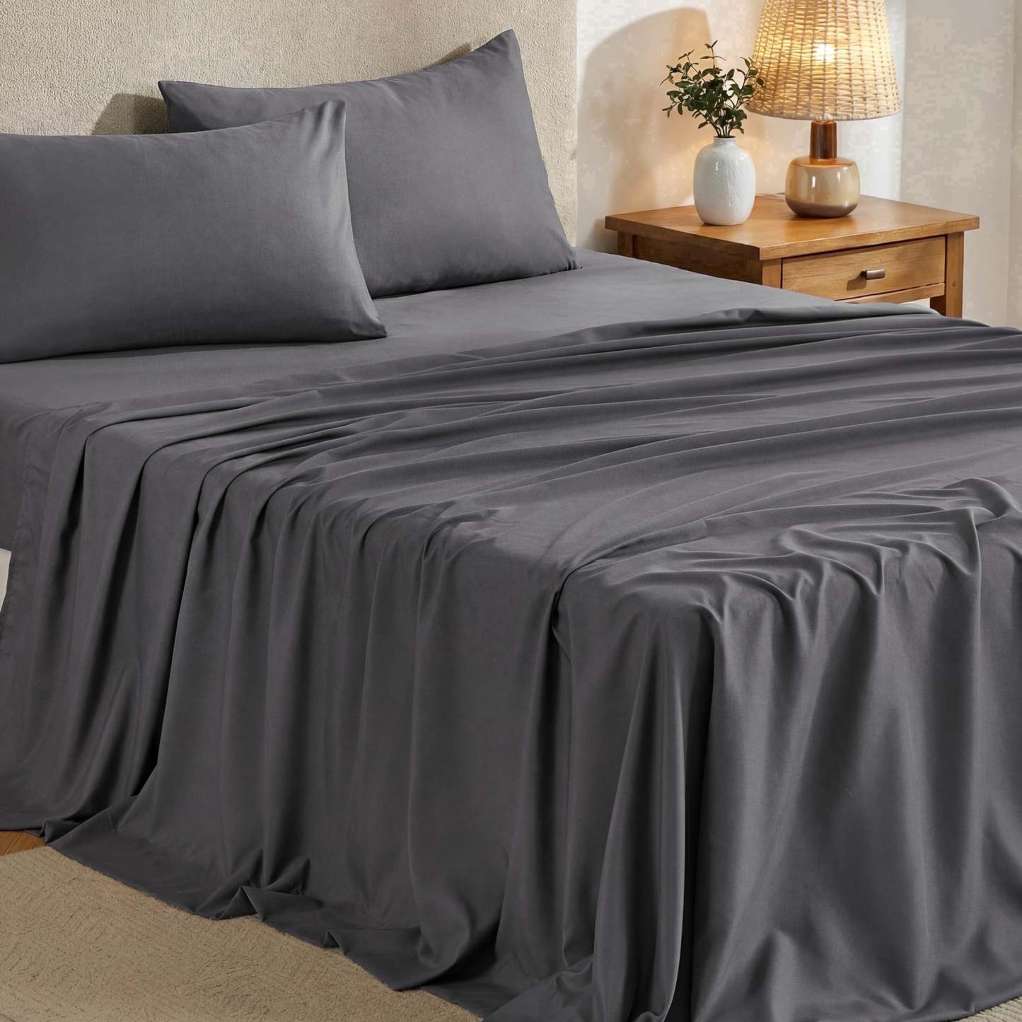 Sasttie 4-Piece Microfiber Bed Sheet Set, Deep Pocket Fitted Sheet & Pillowcases - Full / Grey