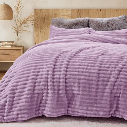 Sasttie Fluffy Queen Comforter Set, 3 PC Soft Fleece Bedding, Cream White | Marshmallow Bedding Set with 2 Pillowcases, Warm & Fuzzy Faux Fur Down Alternative, OEKO-TEX Certified