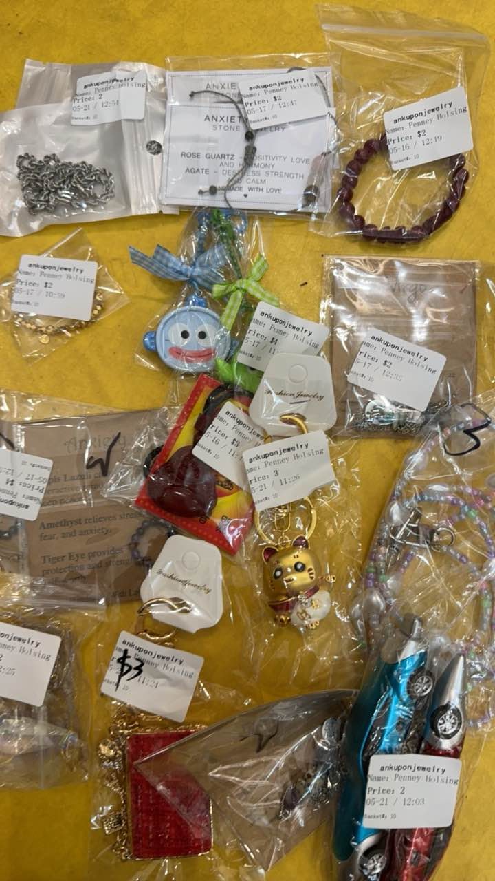 Penneyhosinger      80$+48$=128$+46$=174$+40$=214$+44$=258$+90$=348$