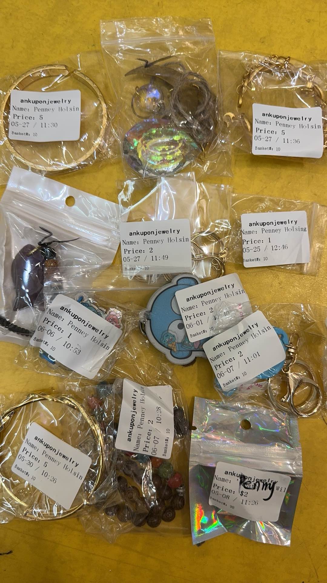 Penneyhosinger      80$+48$=128$+46$=174$+40$=214$+44$=258$+90$=348$+66$=414$+137$=551$