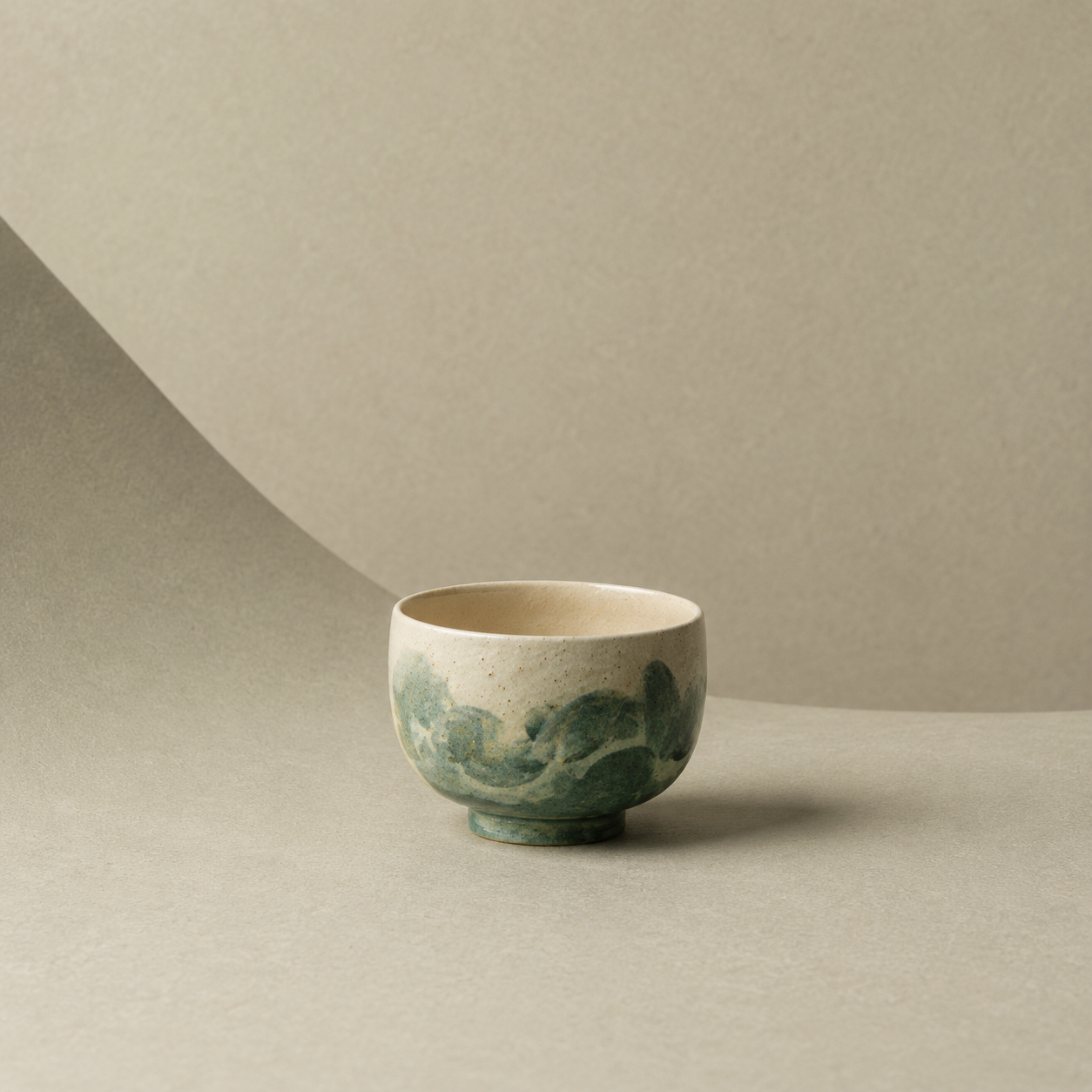 "Lake Veil" – Hand-Thrown Jingdezhen Stoneware Round-Bellied Tea Cup