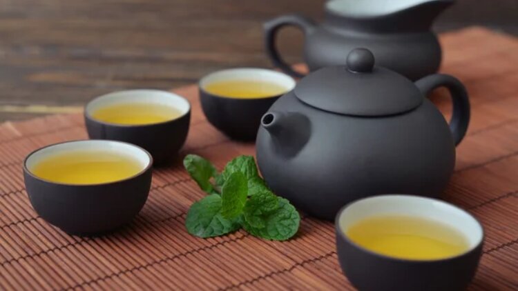 Drinking Green Tea-2