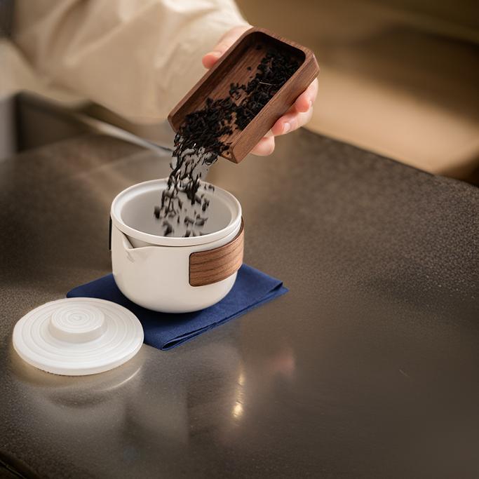 [Gift Season FLASH Deal]“Simple Joy" White Porcelain Portable Tea Set with Protective Case-TeaTsy Official Website