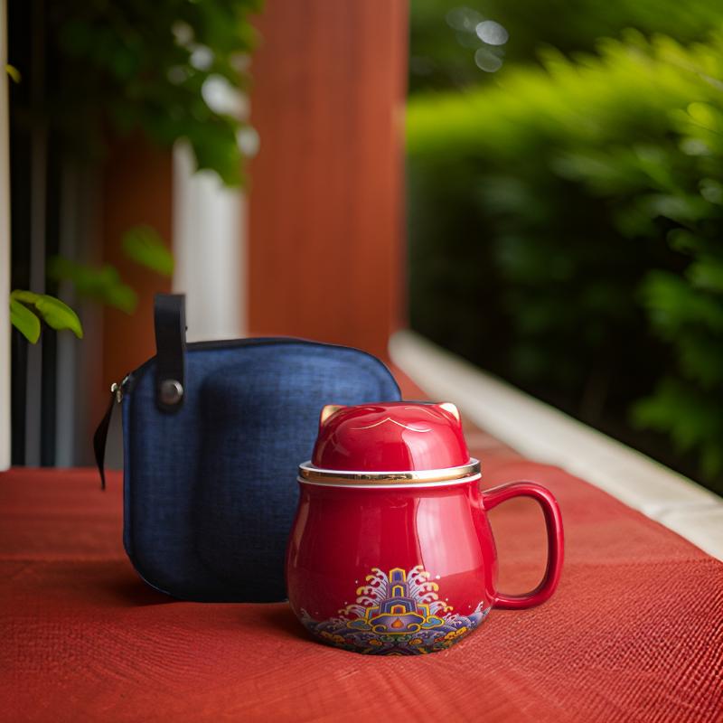 “Lucky Kitten” Porcelain Tea Mug with Infuser