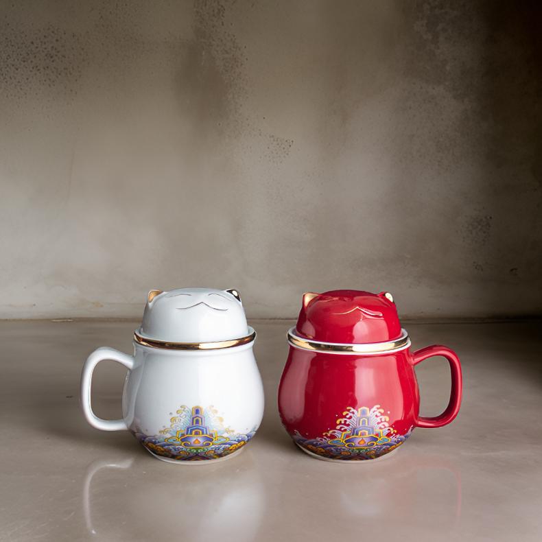 “Lucky Kitten” Porcelain Tea Mug with Infuser
