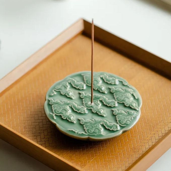 [Buy 1 Get 1 Free]“Auspicious Cloud” - Antique Style Yue Kiln Celadon Incense Burner/Holder-TeaTsy Official Website