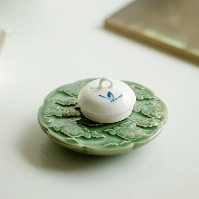 [Buy 1 Get 1 Free]“Auspicious Cloud” - Antique Style Yue Kiln Celadon Incense Burner/Holder-TeaTsy Official Website