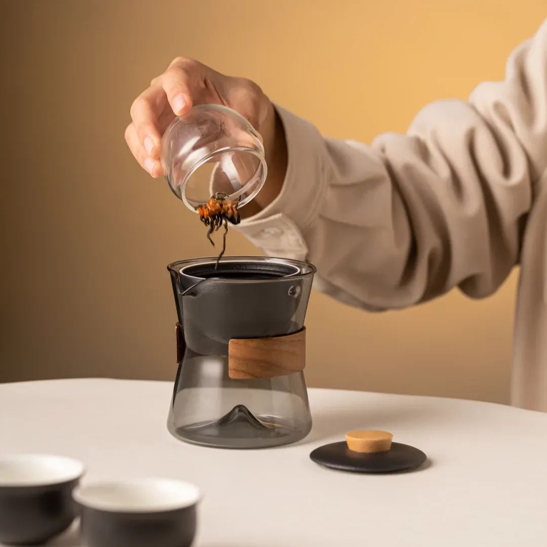 “Vortex Jingmai” - Heat-Resistant Glass Handled Teapot with Rotating Strainer Travel Set-TeaTsy Official Website