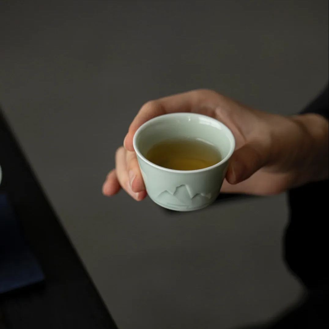 [Summer SALE]“Jingmai“ Portable Tea Set – Celadon Gaiwan with Cups | Inspired by UNESCO Heritage Jingmai Mountain | Travel Gongfu Tea Set with Case | Traditional Chinese Teaware Gift