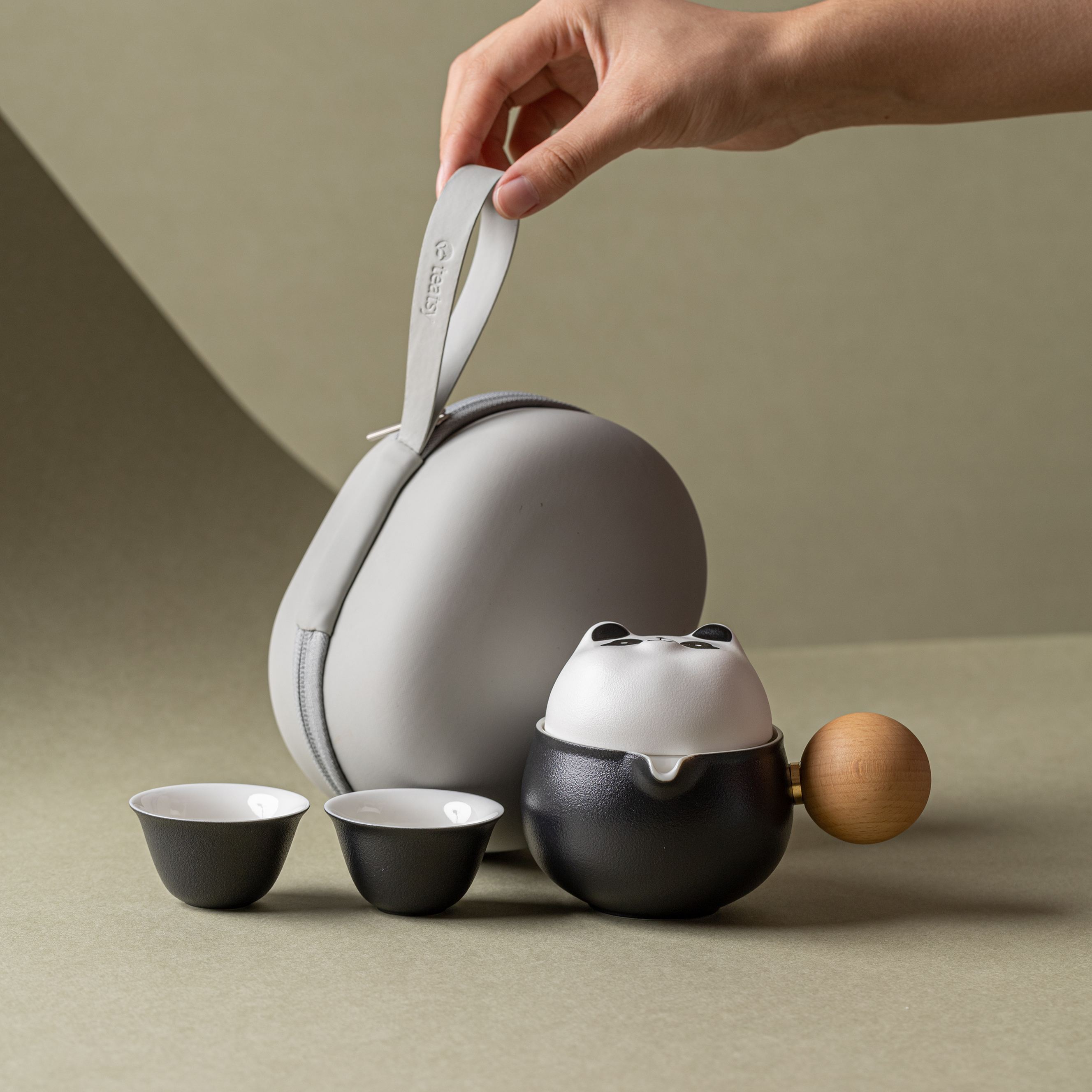 "Panda Pour" - Portable Tea Set With Rotating Strainer-TeaTsy Official Website