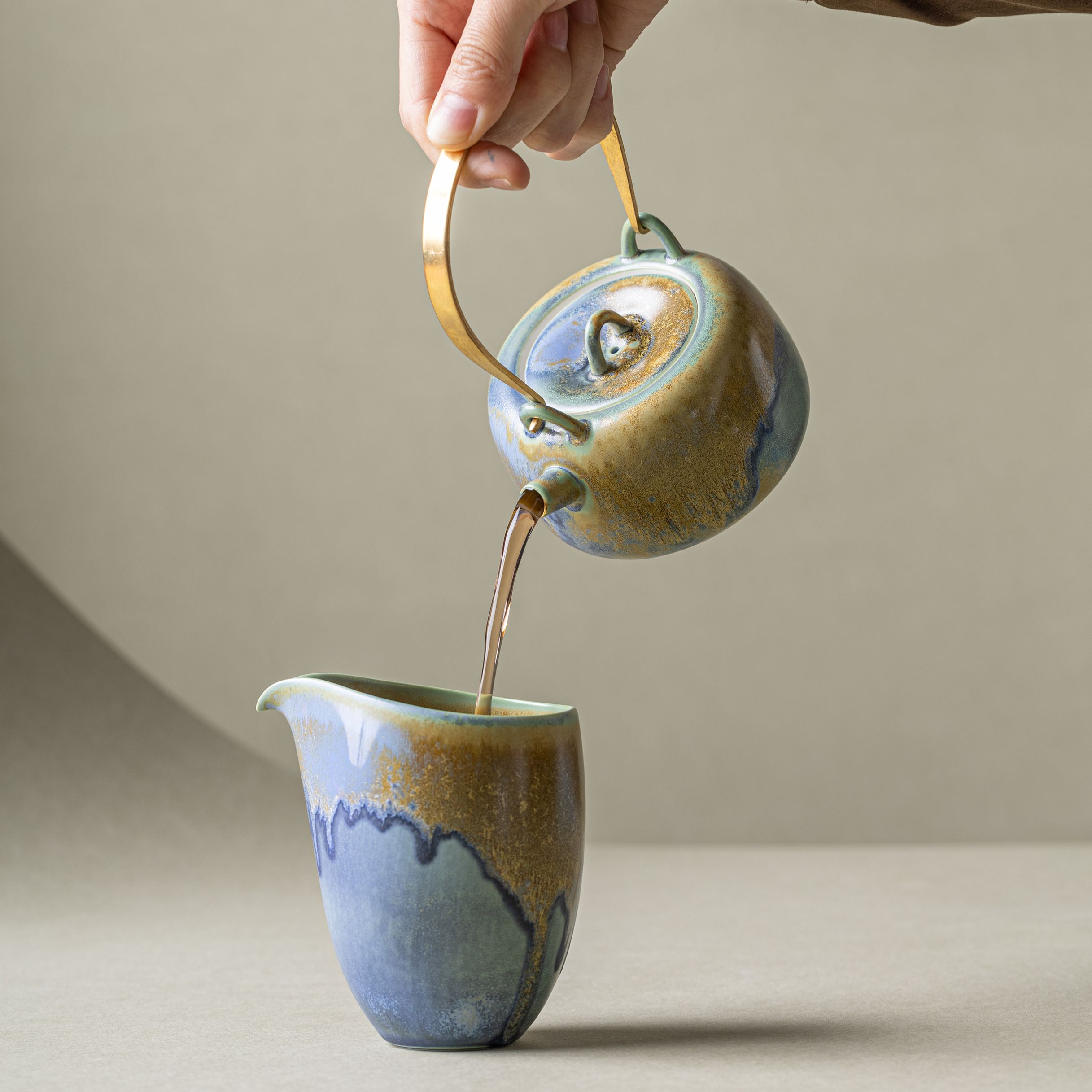 Thousand Miles of Rivers and Mountains/千里江山（Qian Li Jiang Shan - Crystalline Glaze Beam-Handled Teapot-TeaTsy Official Website