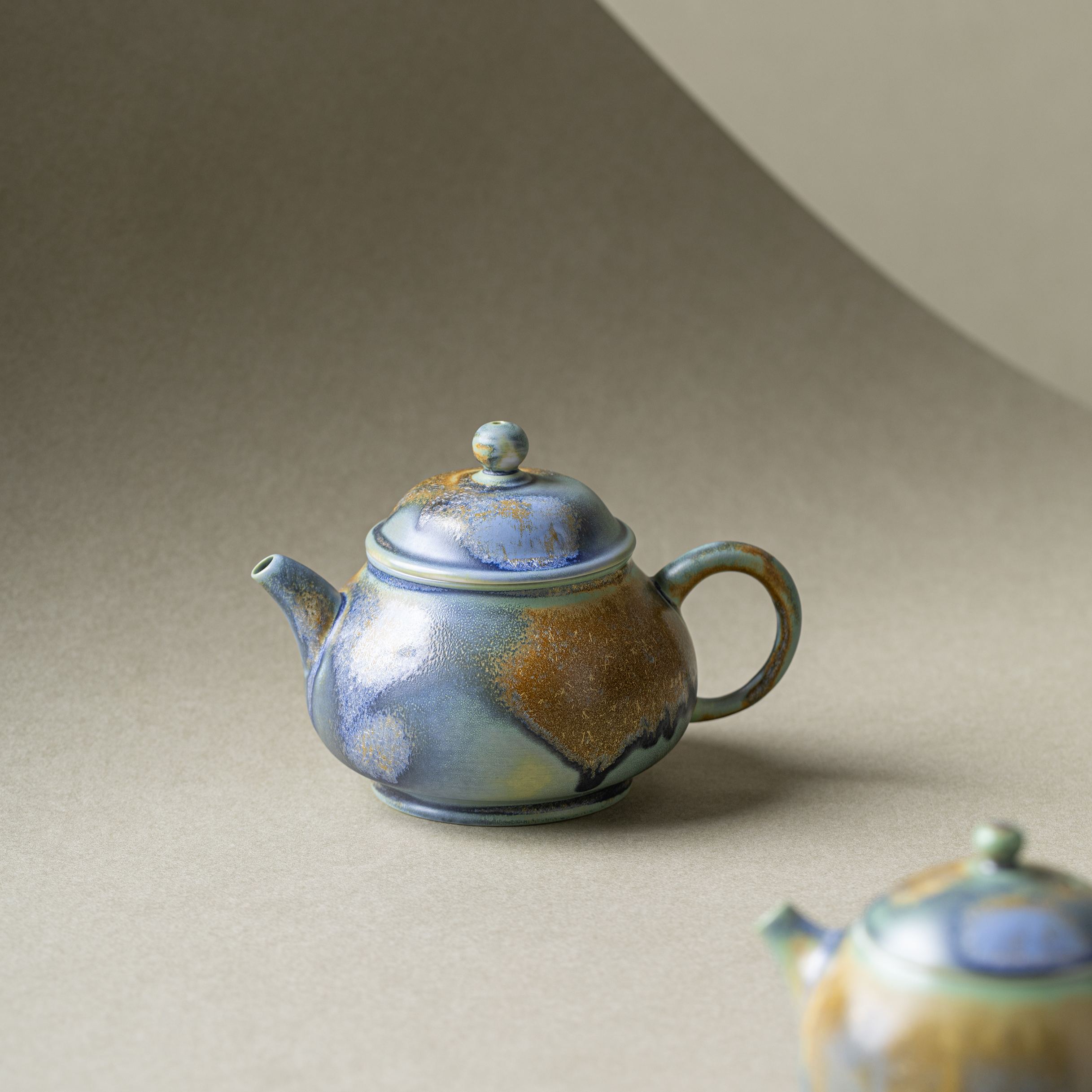 Thousand Miles of Rivers and Mountains/千里江山(Qian Li Jiang Shan) - Crystalline Glaze Duoqiu(掇球) Teapot-TeaTsy Official Website